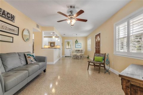 Casa en alquiler en New Smyrna Beach, Florida, 3 dormitorios, 122.91 m2 № 1262187 - foto 13