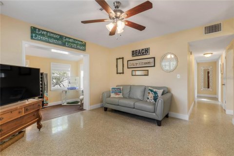 Casa en alquiler en New Smyrna Beach, Florida, 3 dormitorios, 122.91 m2 № 1262187 - foto 15