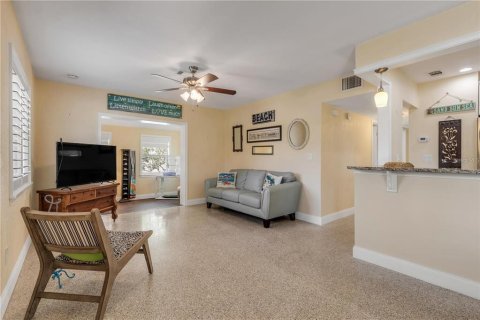 Casa en alquiler en New Smyrna Beach, Florida, 3 dormitorios, 122.91 m2 № 1262187 - foto 14