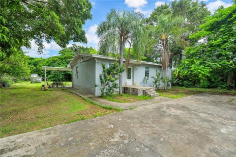 House in Miami, Florida 3 bedrooms, 93.83 sq.m. № 1374956 - photo 17