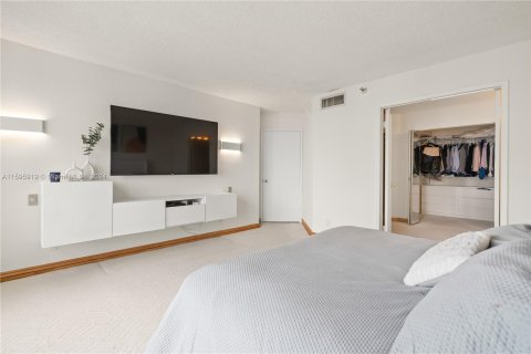 Condo in Aventura, Florida, 2 bedrooms  № 1189070 - photo 15