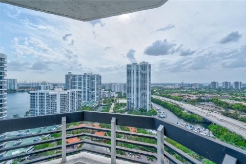 Condominio en venta en Aventura, Florida, 2 dormitorios, 130.34 m2 № 1189070 - foto 1