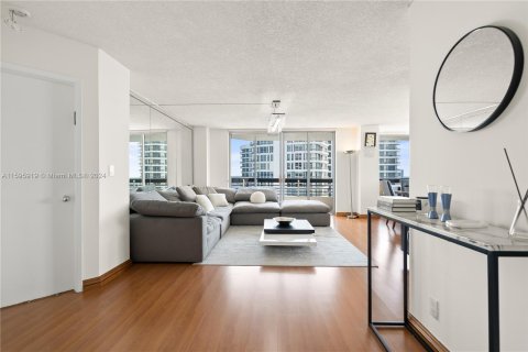 Condo in Aventura, Florida, 2 bedrooms  № 1189070 - photo 8