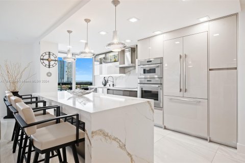 Copropriété à vendre à Aventura, Floride: 2 chambres, 126.81 m2 № 1326045 - photo 5