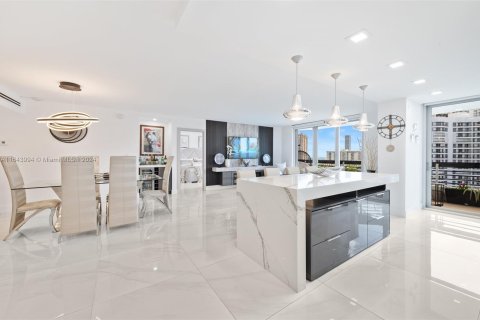 Copropriété à vendre à Aventura, Floride: 2 chambres, 126.81 m2 № 1326045 - photo 7