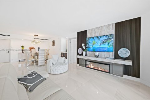 Copropriété à vendre à Aventura, Floride: 2 chambres, 126.81 m2 № 1326045 - photo 12