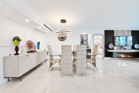 Condominio en venta en Aventura, Florida, 2 dormitorios, 126.81 m2 № 1326045 - foto 9