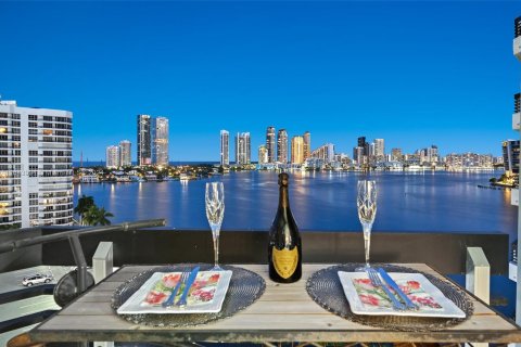 Condo in Aventura, Florida, 2 bedrooms  № 1326045 - photo 2