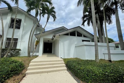Villa ou maison à vendre à Palmetto Bay, Floride: 4 chambres, 350.06 m2 № 858264 - photo 15