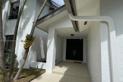 Villa ou maison à vendre à Palmetto Bay, Floride: 4 chambres, 350.06 m2 № 858264 - photo 13