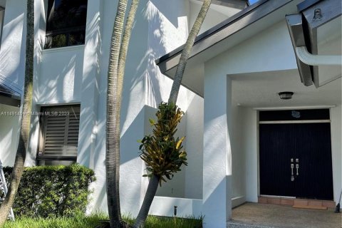 Villa ou maison à vendre à Palmetto Bay, Floride: 4 chambres, 350.06 m2 № 858264 - photo 16