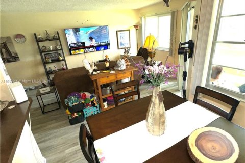 Condominio en venta en Pembroke Pines, Florida, 1 dormitorio, 78.04 m2 № 1235655 - foto 5