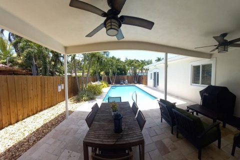 House in Hollywood, Florida 4 bedrooms, 185.06 sq.m. № 1121357 - photo 24