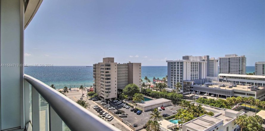 Condominio en Fort Lauderdale, Florida, 2 dormitorios  № 1170595