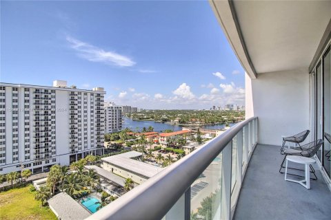 Condo in Fort Lauderdale, Florida, 2 bedrooms  № 1170595 - photo 14