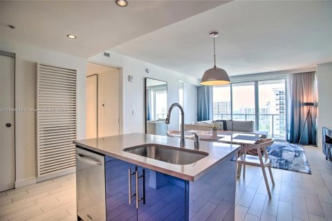 Condo in Fort Lauderdale, Florida, 2 bedrooms  № 1170595 - photo 6