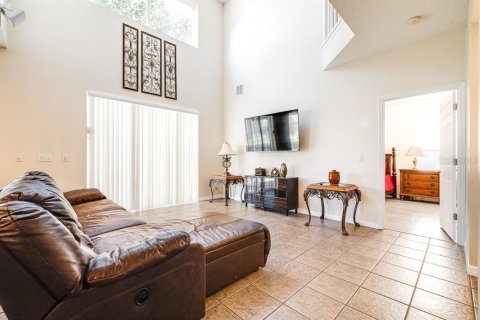 Casa en venta en Kissimmee, Florida, 6 dormitorios, 267.65 m2 № 865163 - foto 22