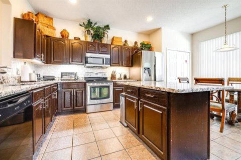 Casa en venta en Kissimmee, Florida, 6 dormitorios, 267.65 m2 № 865163 - foto 25