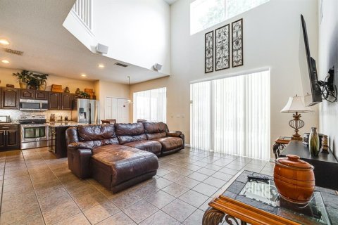 Casa en venta en Kissimmee, Florida, 6 dormitorios, 267.65 m2 № 865163 - foto 19