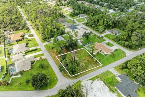 Terreno en venta en North Port, Florida № 1373325 - foto 1