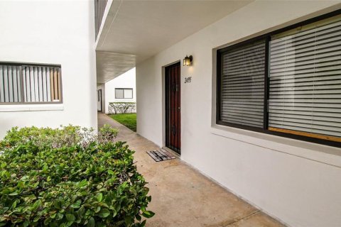 Condo in Orlando, Florida, 2 bedrooms  № 1373326 - photo 2