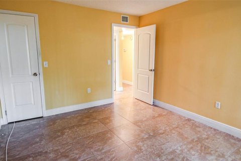 Condo in Orlando, Florida, 2 bedrooms  № 1373326 - photo 8