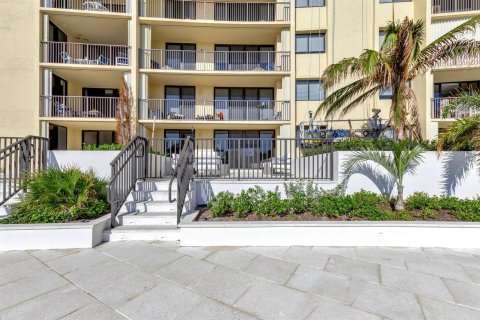 Condo in Jupiter, Florida, 2 bedrooms  № 1097954 - photo 11