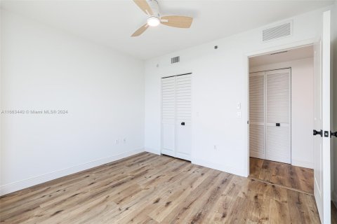 Condo in Sunrise, Florida, 2 bedrooms  № 1374390 - photo 27