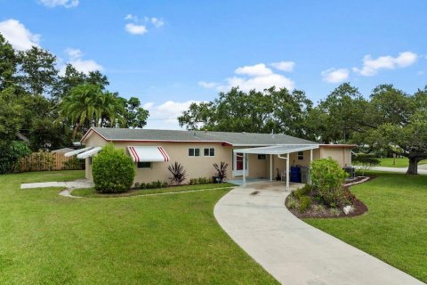 House in Vero Beach, Florida 3 bedrooms, 166.76 sq.m. № 956848 - photo 16