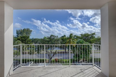 Condominio en venta en Pompano Beach, Florida, 2 dormitorios, 106.84 m2 № 1168885 - foto 13
