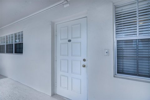 Купить кондоминиум в Помпано-Бич, Флорида 2 спальни, 106.84м2, № 1168885 - фото 10
