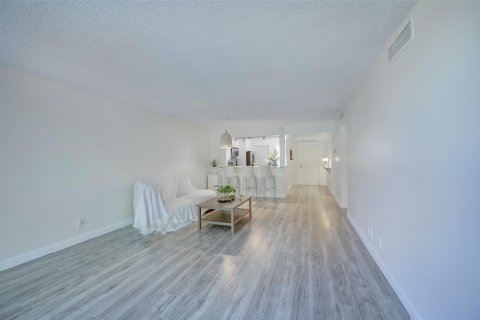 Condominio en venta en Pompano Beach, Florida, 2 dormitorios, 106.84 m2 № 1168885 - foto 28