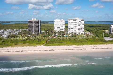 Copropriété à vendre à Hutchinson Island South, Floride: 3 chambres, 160.16 m2 № 963626 - photo 1