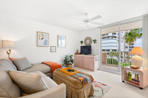 Condo in Hutchinson Island South, Florida, 3 bedrooms  № 963626 - photo 19