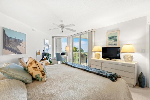 Condo in Hutchinson Island South, Florida, 3 bedrooms  № 963626 - photo 27