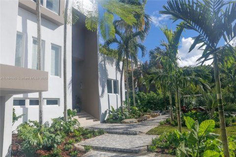 House in Key Biscayne, Florida 6 bedrooms, 408.12 sq.m. № 832663 - photo 3