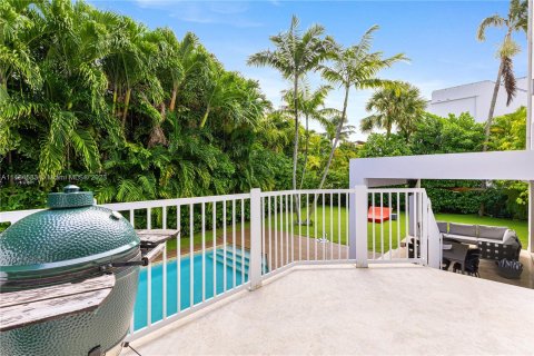 House in Key Biscayne, Florida 6 bedrooms, 408.12 sq.m. № 832663 - photo 18