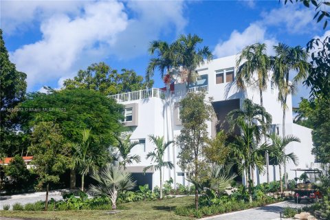 Villa ou maison à vendre à Key Biscayne, Floride: 6 chambres, 408.12 m2 № 832663 - photo 2