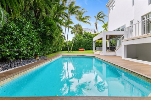 Villa ou maison à vendre à Key Biscayne, Floride: 6 chambres, 408.12 m2 № 832663 - photo 20