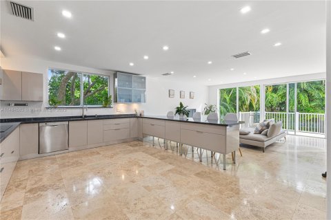 Villa ou maison à vendre à Key Biscayne, Floride: 6 chambres, 408.12 m2 № 832663 - photo 14