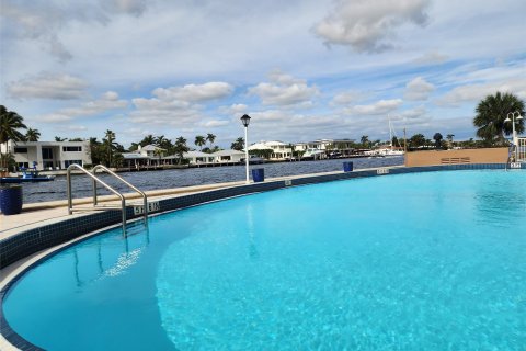 Condo in Pompano Beach, Florida, 2 bedrooms  № 1182443 - photo 9