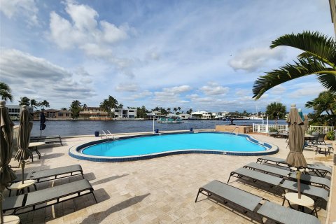 Copropriété à vendre à Pompano Beach, Floride: 2 chambres, 132.11 m2 № 1182443 - photo 10