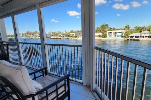 Copropriété à vendre à Pompano Beach, Floride: 2 chambres, 132.11 m2 № 1182443 - photo 1