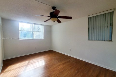 Condominio en venta en North Lauderdale, Florida, 2 dormitorios, 92.9 m2 № 1098023 - foto 14