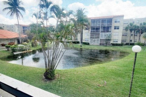 Condominio en venta en North Lauderdale, Florida, 2 dormitorios, 92.9 m2 № 1098023 - foto 22