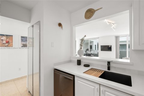 Condominio en venta en Miami Beach, Florida, 1 dormitorio, 66.89 m2 № 1239511 - foto 6