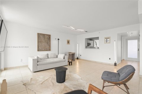 Condo in Miami Beach, Florida, 1 bedroom  № 1239511 - photo 4