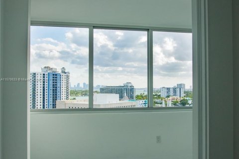 Снять в аренду квартиру в Майами-Бич, Флорида 2 спальни, 135.17м2, № 1153392 - фото 22