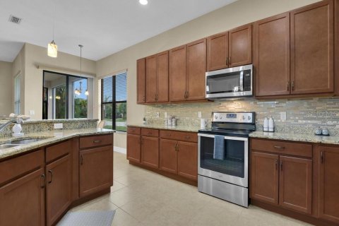 House in Fort Myers, Florida 4 bedrooms, 230.77 sq.m. № 889010 - photo 5