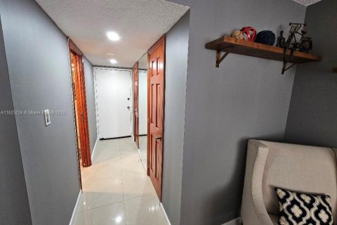 Copropriété à vendre à Aventura, Floride: 2 chambres, 149.11 m2 № 1271712 - photo 25